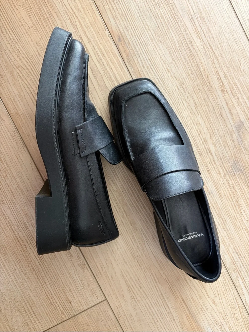 Vagabond Shoemakers Jillian Black Leather Square-Toe Penny Loafer
